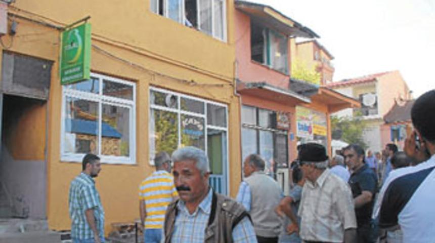 Birahaneye kadın garson bombası