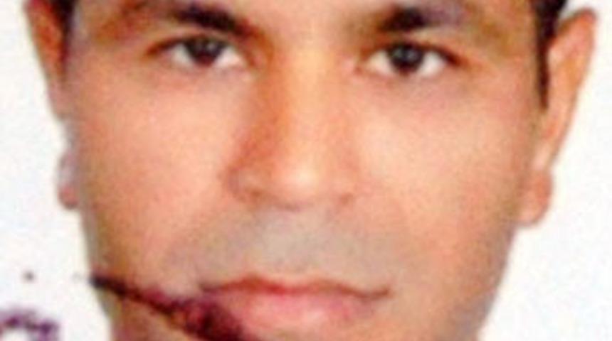 Tartıştığı oğlunu bı&ccedil;akla &ouml;ld&uuml;rd&uuml;