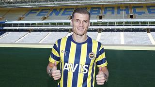 Fenerbahçe'nin eski yıldızı Süper Lig devine imza atmak için Türkiye'ye geliyor