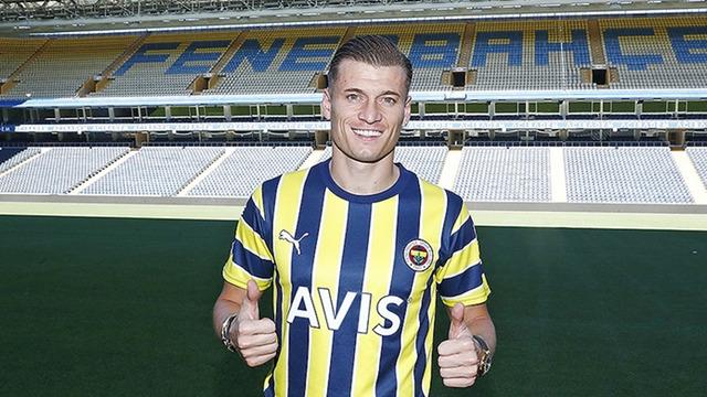 Fenerbahçe'nin eski yıldızı Süper Lig devine imza atmak için Türkiye'ye geliyor