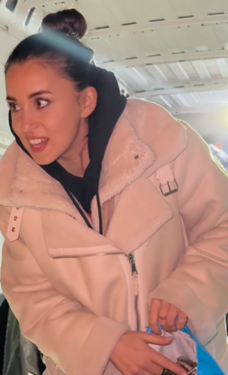 Şarkıcı Karsu Dönmez depremde 17 akrabasını kaybetmişti...  Şarkıcı memleketi Hatay için harekete geçti! G4