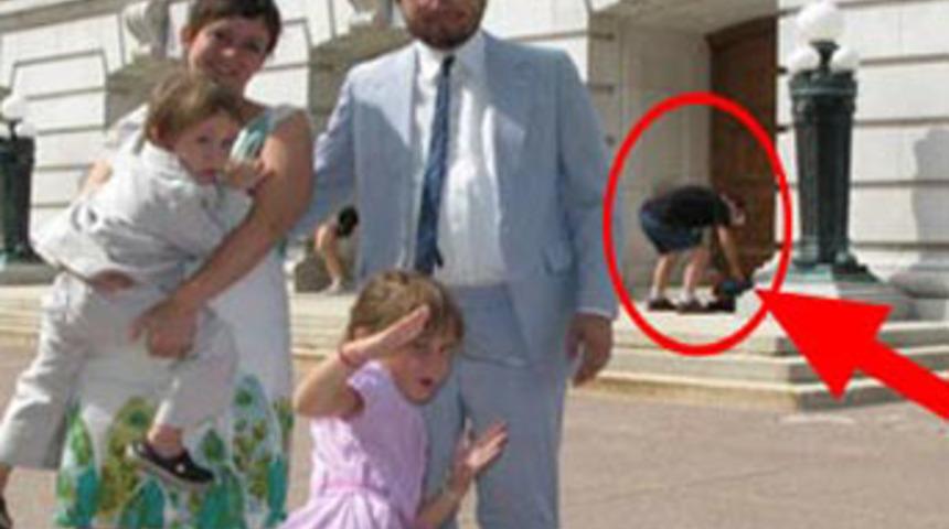 İş üstündeki hırsızı, pozu yakalattı