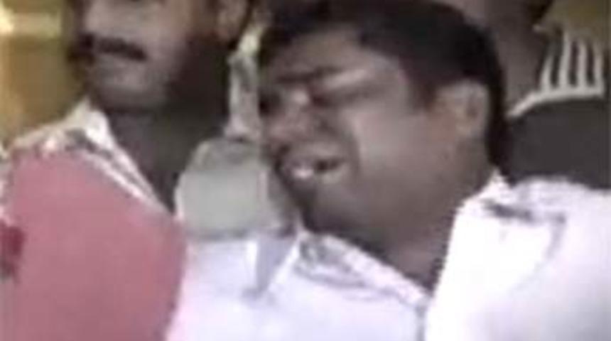 Zorla evlenen adamın trajikomik g&ouml;r&uuml;nt&uuml;leri!