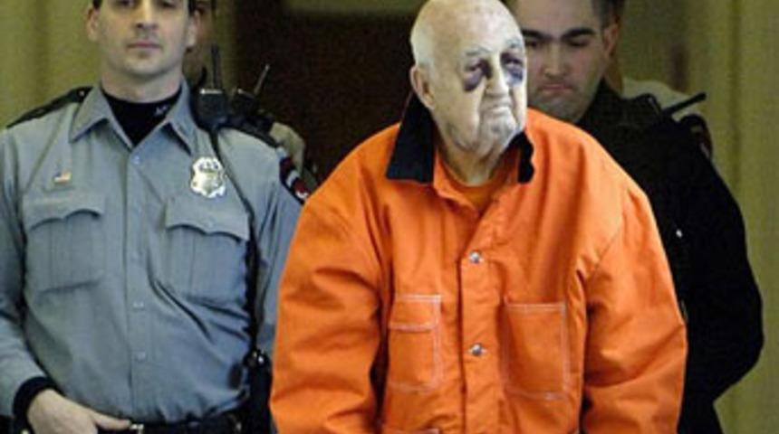 68 yıllık eşini &ouml;ld&uuml;rd&uuml;