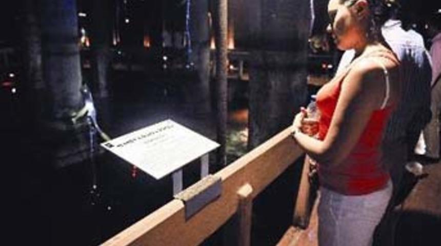 K&uuml;lt&uuml;r başkentinde &ccedil;eviri skandalı