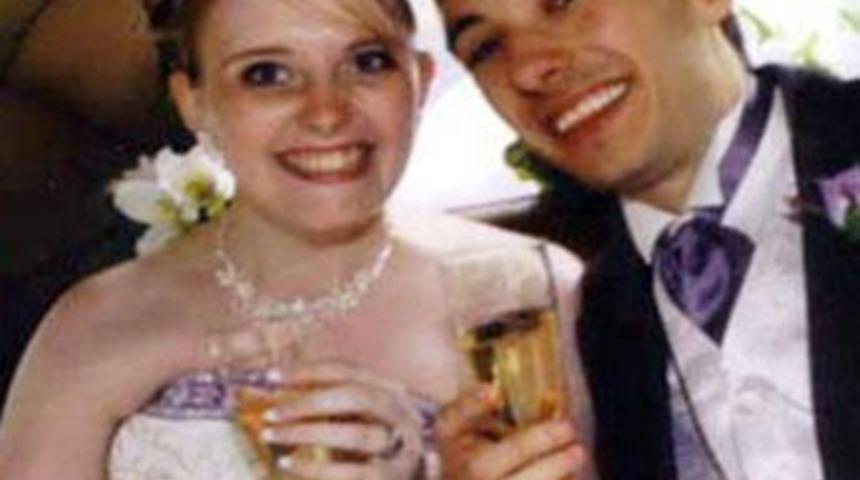 Karısını öldürdü, cepten mesaj yolladı