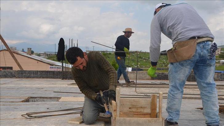 Aylık 60 bin liraya çalışacak eleman bulamıyorlar! İhtiyaç artıyor, yevmiyeler yükseliyor ama gönlü olan yok... G2