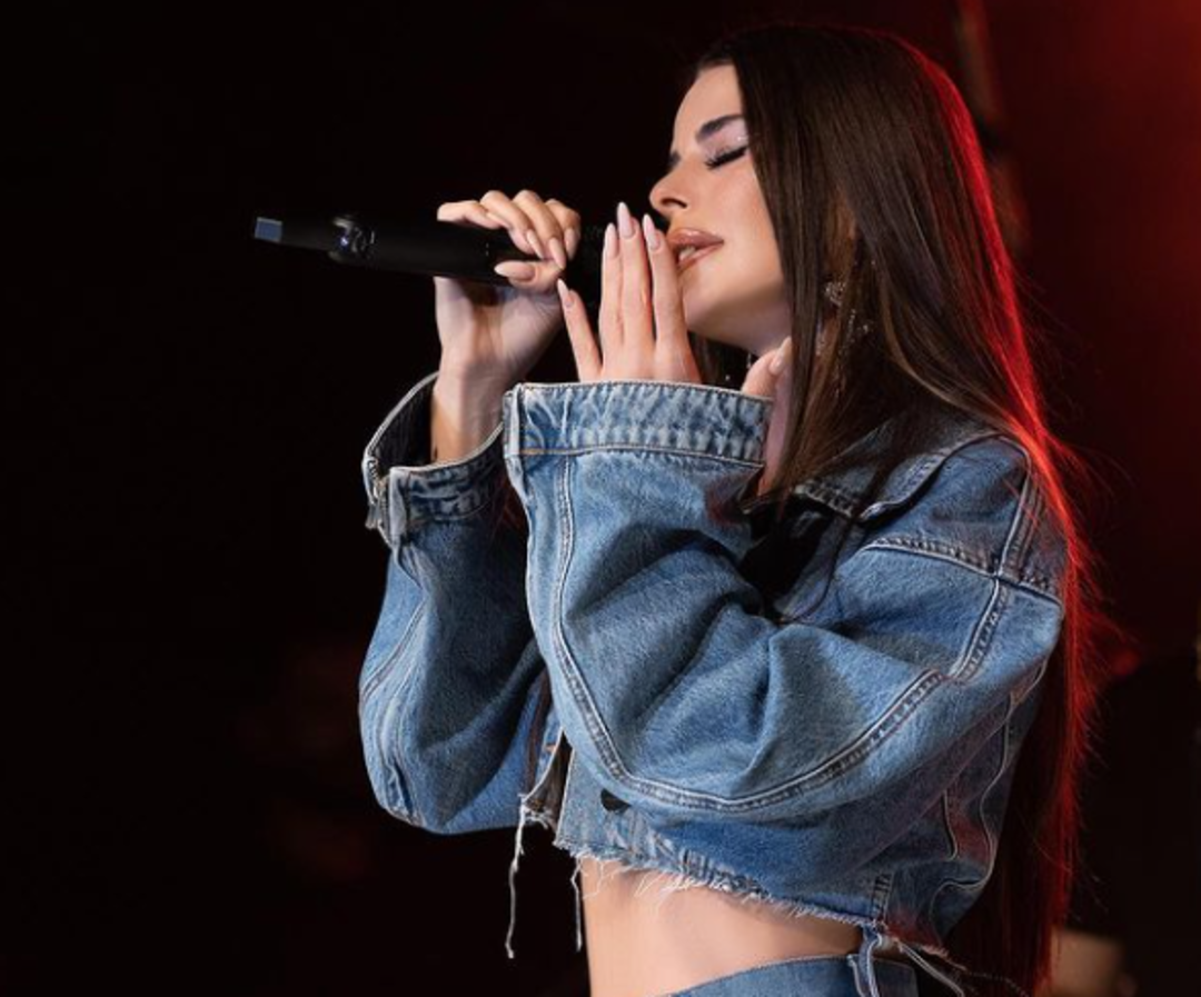 Simge Sağın G&uuml;lşen'in giydiği o s&uuml;tyeni giydi! 'Sence olmuş mu?'