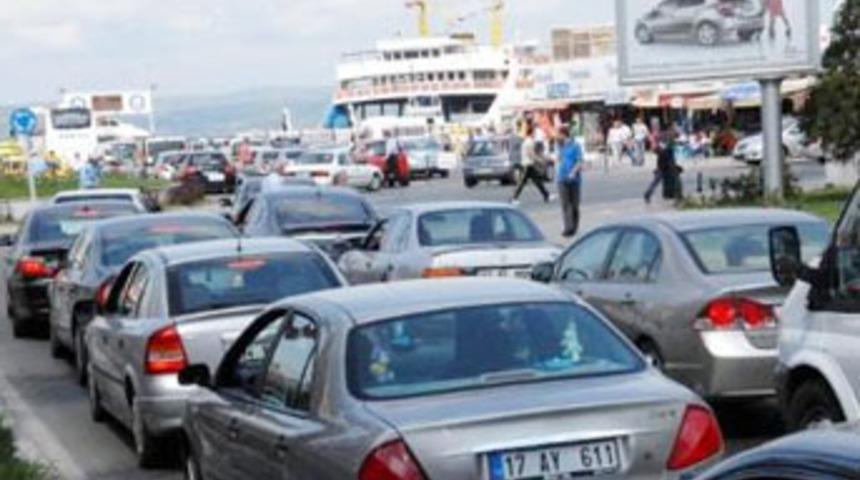 D&ouml;n&uuml;ş yolunda fırtına