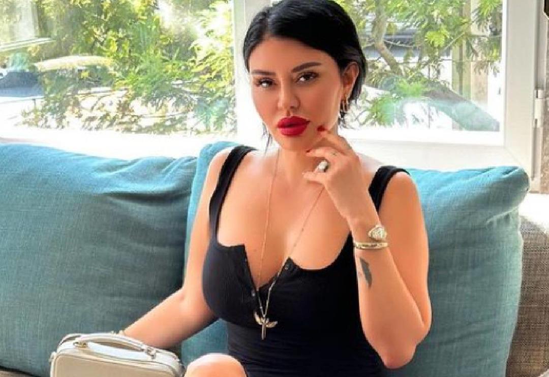 Ebru Polat kendisiyle g&ouml;r&uuml;şmek isteyenlere seslendi! "Beleş&ccedil;i tayfa"