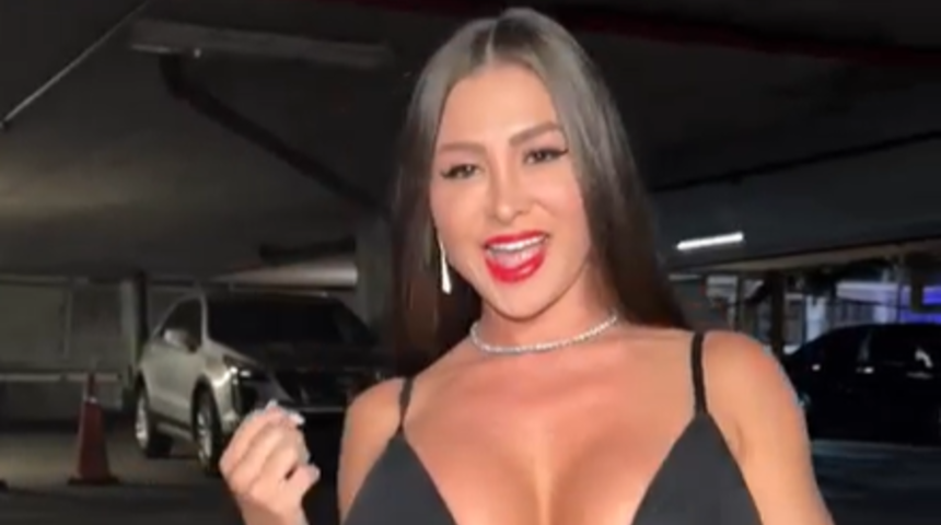 Fotoğraf çekimi sırasında zor anlar yaşadı! Dalgaların arasında dengesini kaybederek sürüklendi... Sosyal medyada gündem oldu