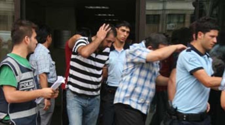 R&uuml;şvet operasyonu: 40 kişi g&ouml;zaltında