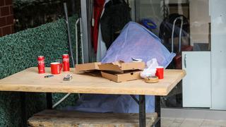 Dün gece can verdiği sandalyede sabah saatlerinde bulundu! Antalya'da esrarengiz olay: Masadaki kare dikkat çekti