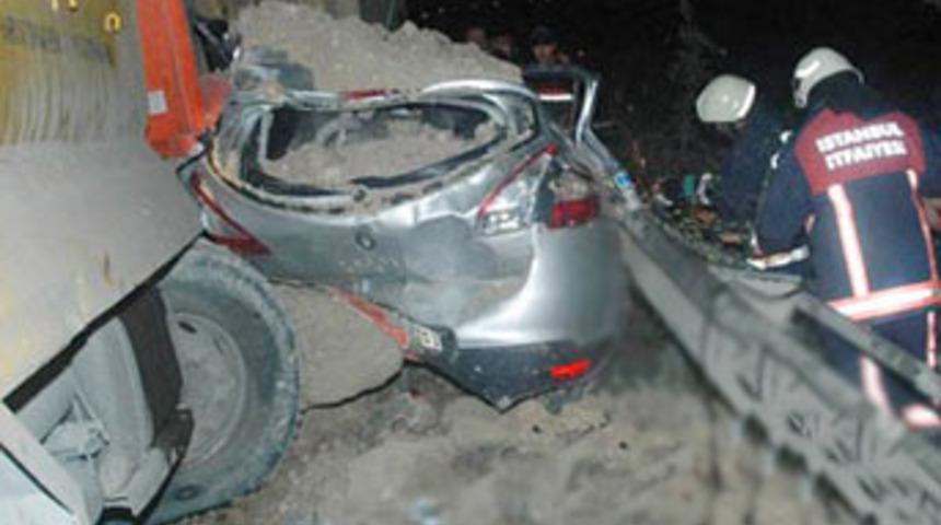 Kamyonlar birbirine girdi