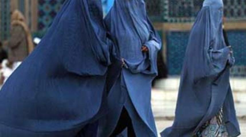 Taliban hamile kadını idam etti