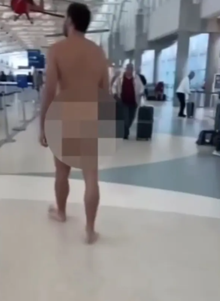 Çıplak yolcu havalimanını birbirine kattı! Hiçbir şey olmamış gibi tur attı... Güvenliği kandırmaya çalıştı G2