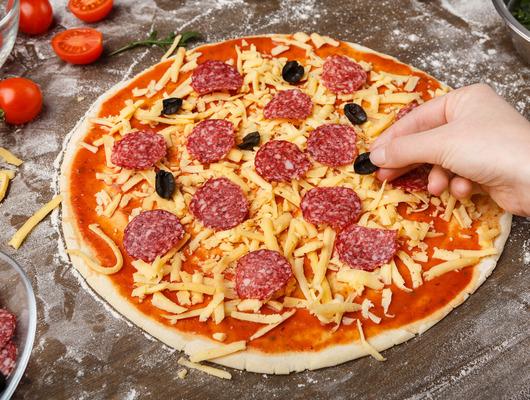 En iyi pizzanın sırrı! Evde kendi pizzanızı yapmanın püf noktaları...