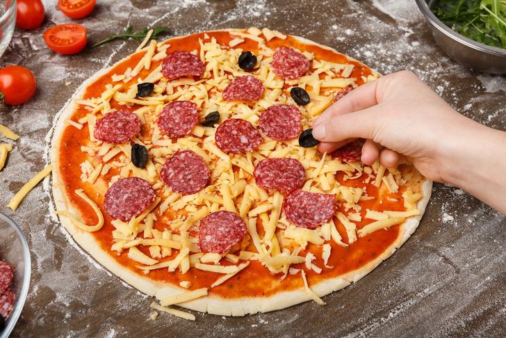 En iyi pizzanın sırrını veriyoruz! Evde kendi pizzanızı yapmanın püf noktaları