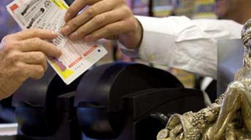 Loto &ccedil;ıldırdı