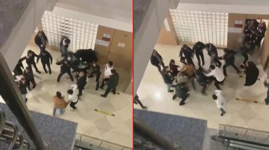 Cinayet duruşması sonrası adliye karıştı! Birbirlerine girdiler…