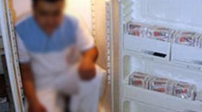 Serinlemek i&ccedil;in buzdolabına girdiler ve...