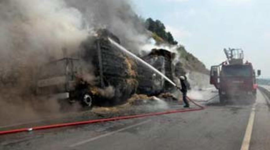 Otomobilden atılan izmarit TIR'ı yaktı