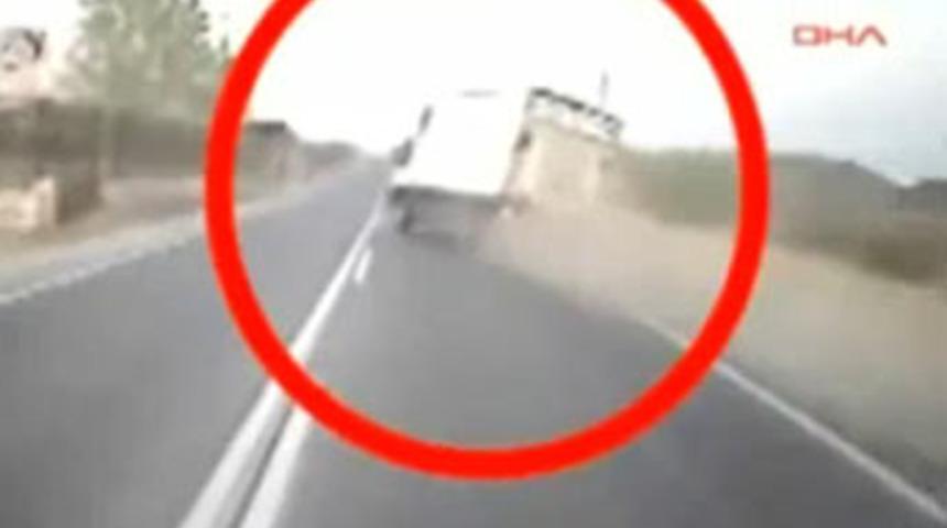 Kazayı &ccedil;ığlıklarla izlediler!