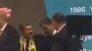 AK Parti'nin aday tanıtım toplantısında ilginç anlar! Sosyal medyada gündem oldu