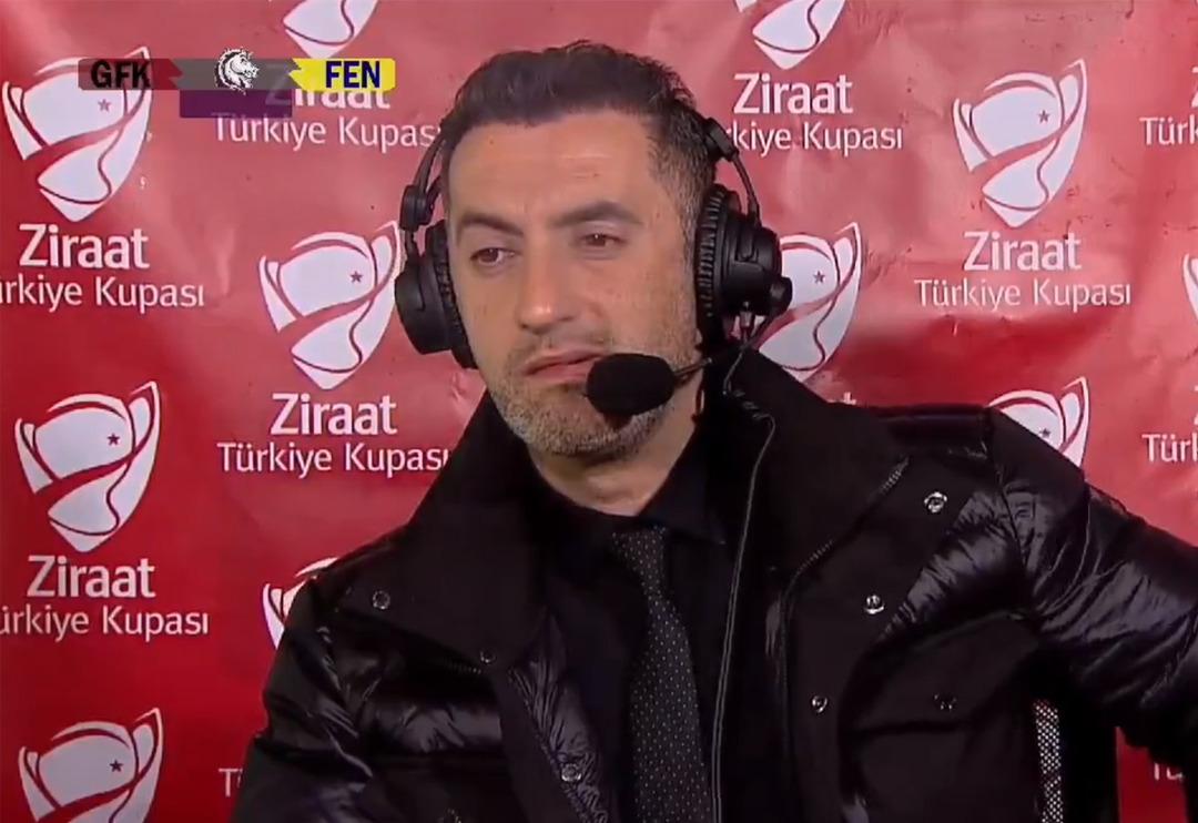 Gaziantep FK-Fenerbah&ccedil;e ma&ccedil;ının spikerinin g&ouml;r&uuml;nt&uuml;s&uuml; g&uuml;ndem olmuş, canlı yayında sigara i&ccedil;erken yakalanmıştı! Onur Yıldız'dan gece yarısı a&ccedil;ıklama geldi 