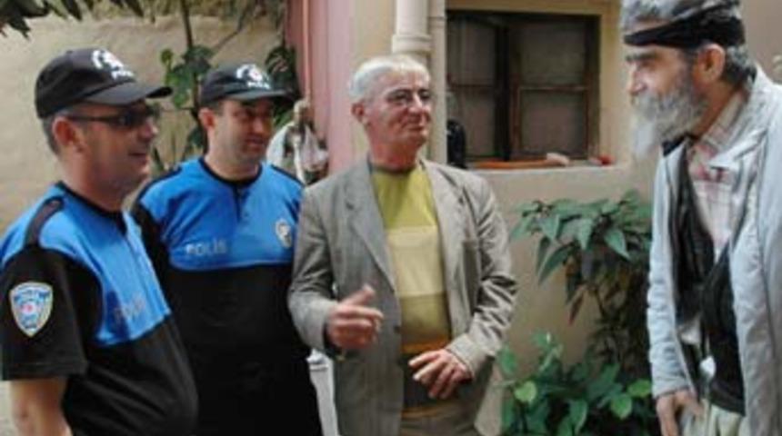 "Alo polis, ağabeyimin tıraşı geldi"