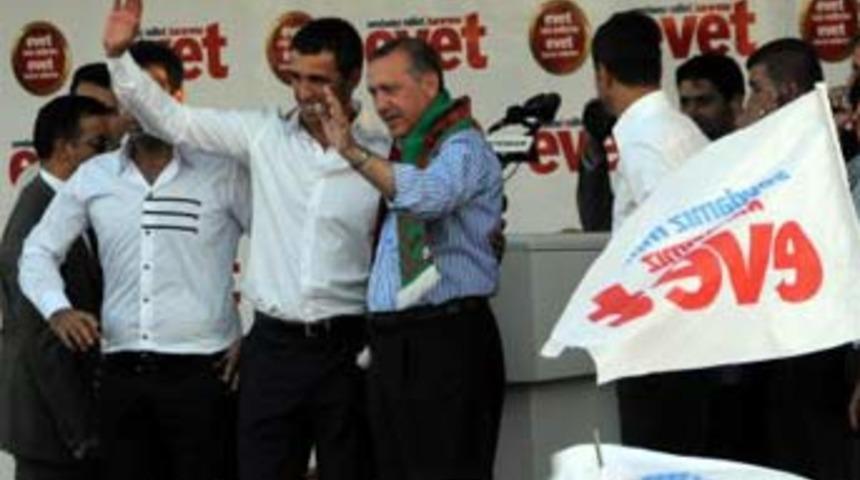 Muhalefeti k&uuml;plere bindiren fotoğraf!