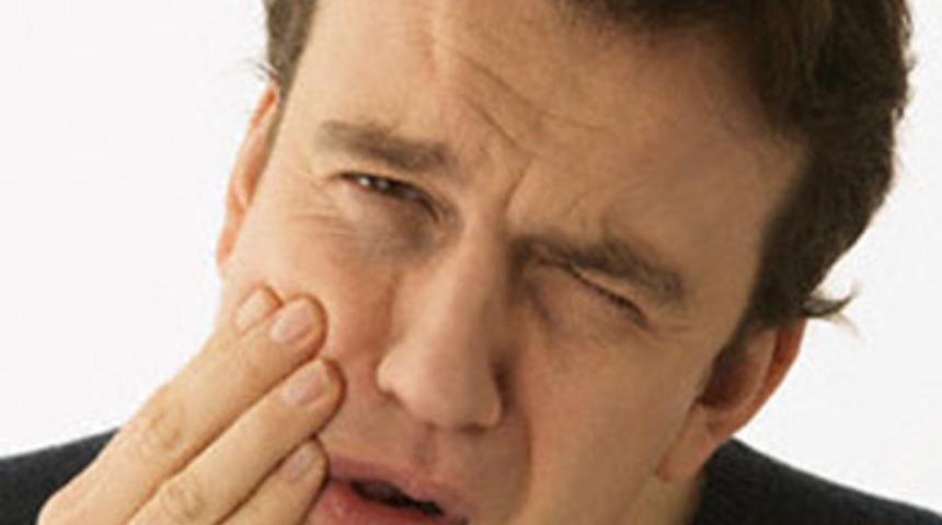 Baş Ağrınızın Sebebi &Ccedil;ene Eklemi mi?