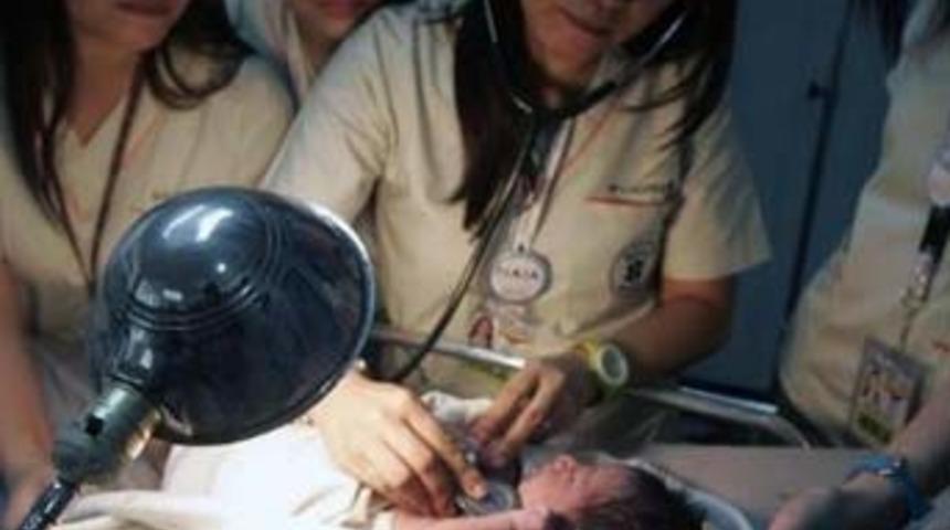 U&ccedil;ağın tuvaletinden bebek &ccedil;ıktı