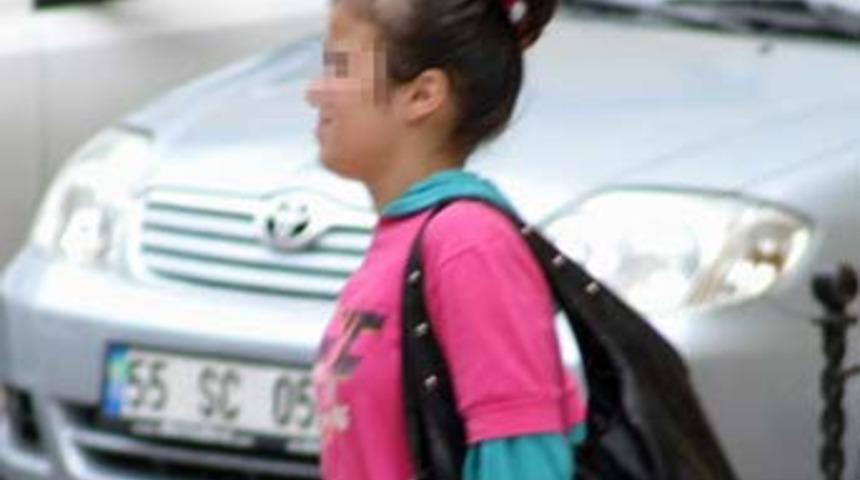 Gerdek gecesi kocasını bı&ccedil;akladı!