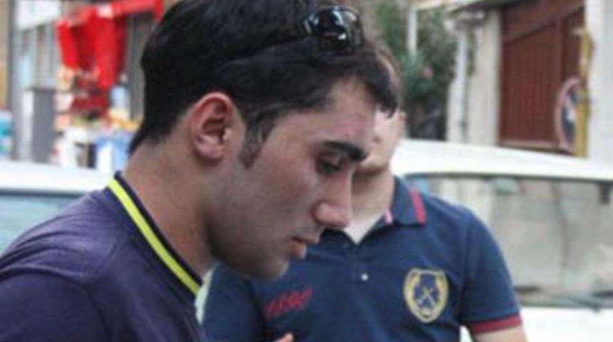 Ceza yazan trafik polisine dayak