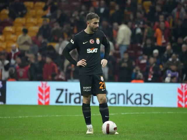 Galatasaray'da transferin son gününde bir ayrılık daha!