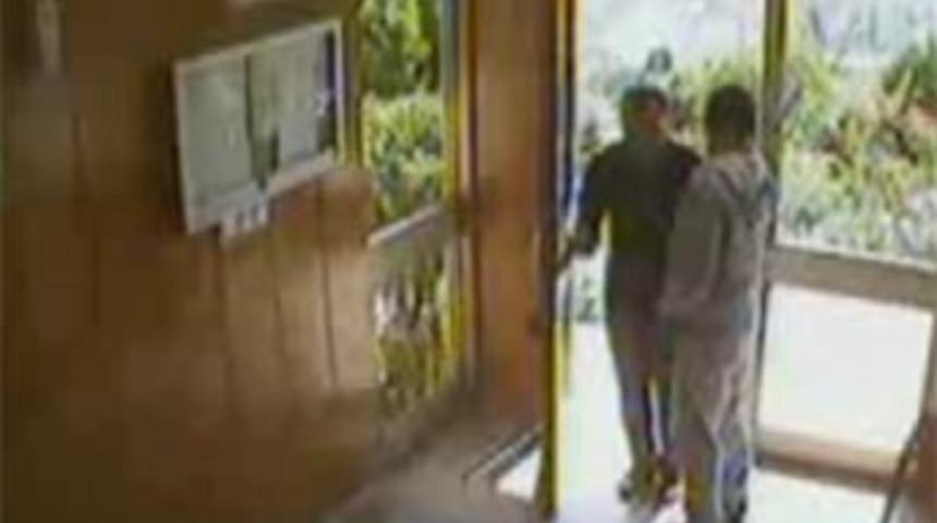 Emekli paşanın evini soydular