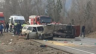 Ankara'da feci kaza! İki otomobil kafa kafaya çarpıştı: 4 ölü, 2 yaralı