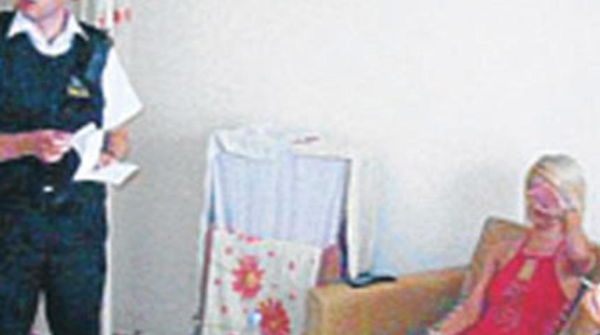 Borsacılar &ouml;ğle arasında genelevde yakalandı!
