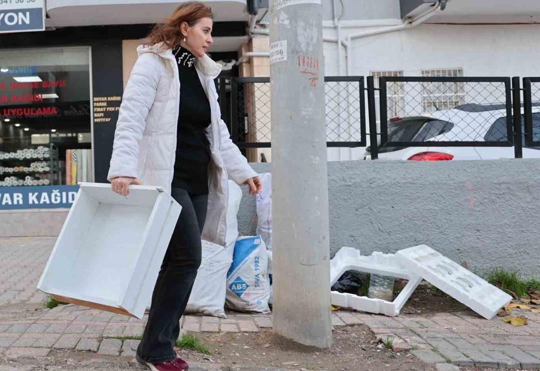 Evde sıkılınca başladı! Hepsini &ccedil;&ouml;pten topluyor... Siparişlere yetişemiyor 'Ek gelir kazanabilirler'