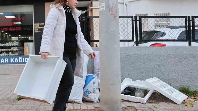 Evde sıkılınca başladı! Hepsini çöpten topluyor... Siparişlere yetişemiyor 'Ek gelir kazanabilirler'