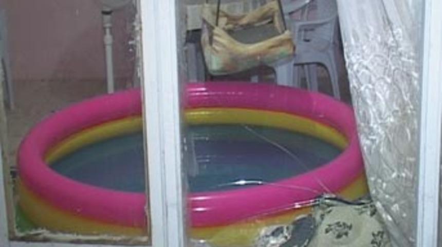 D&ouml;rt aylık bebek plastik havuzda &ouml;ld&uuml;