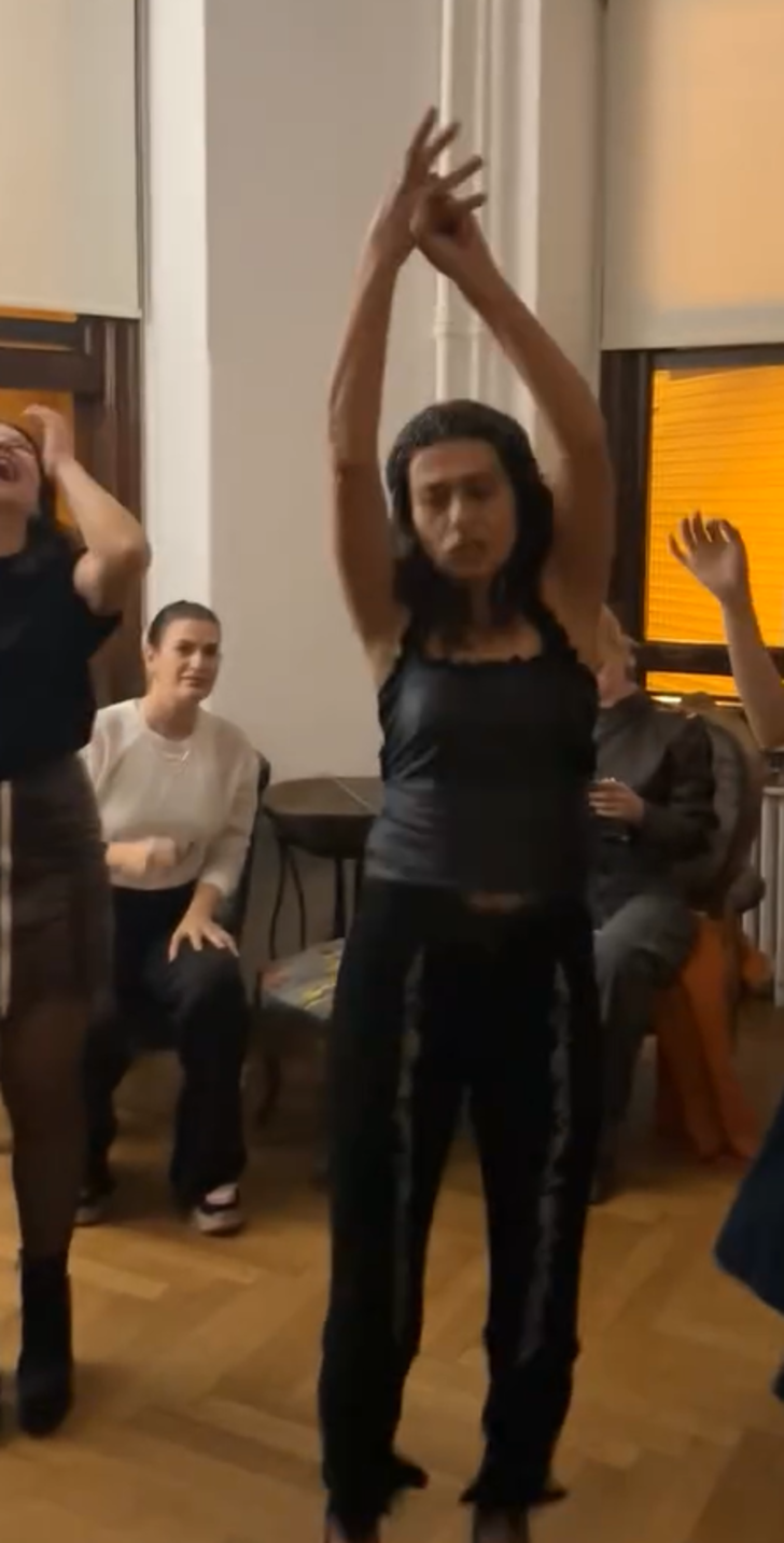 Yıldız Tilbe menajerinin evinde kurtlarını döktü! Dansı sosyal medyanın diline düştü G2