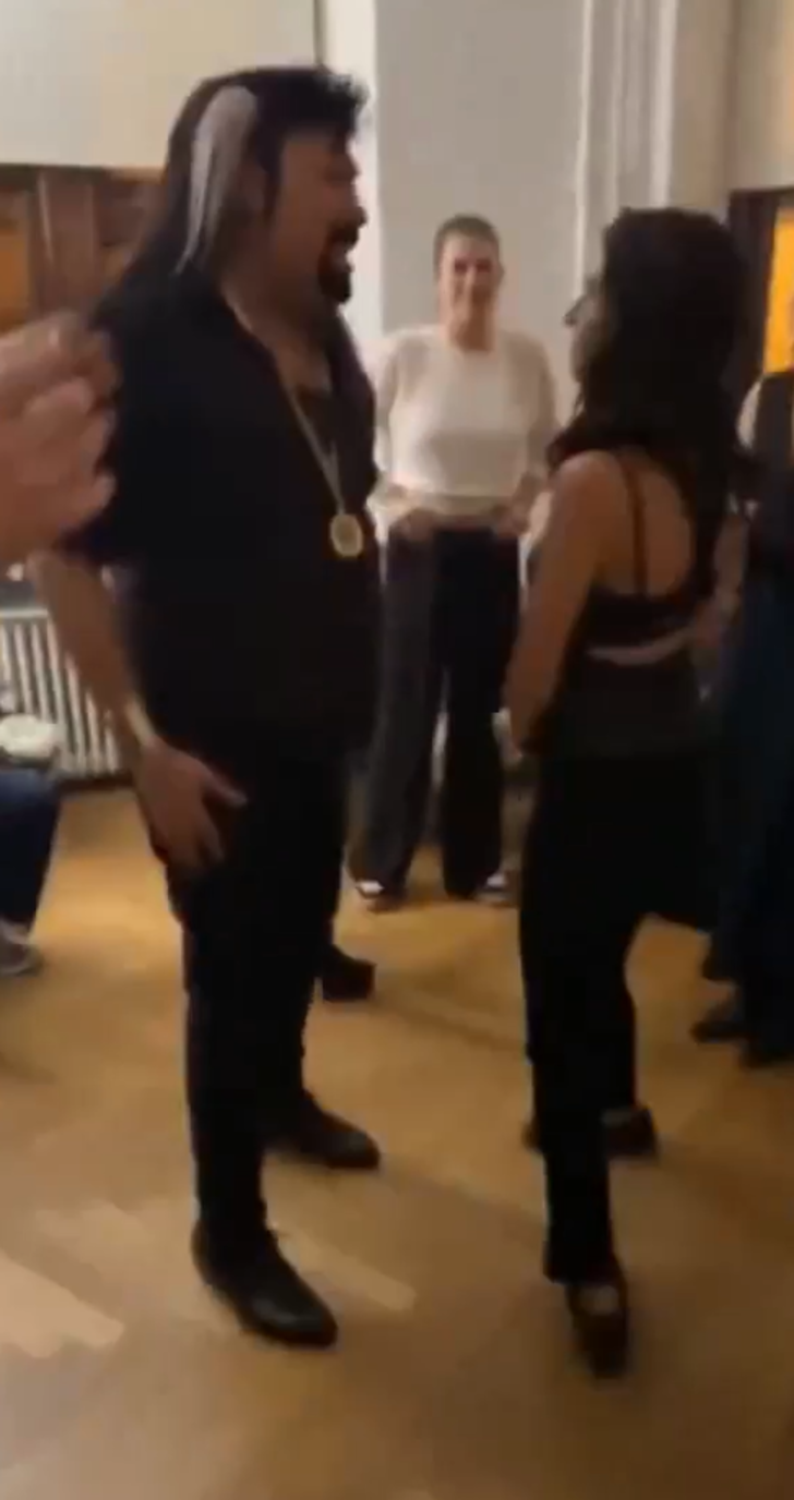 Yıldız Tilbe menajerinin evinde kurtlarını döktü! Dansı sosyal medyanın diline düştü G5