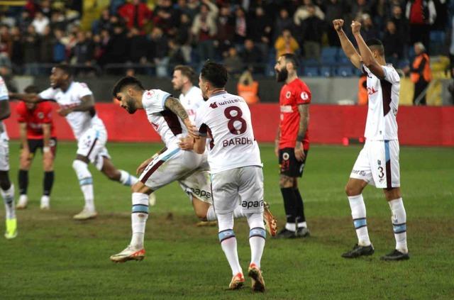 Trabzonspor öldü öldü dirildi! Gençlerbirliğini uzatmalarda attığı golle kupa dışına itti ve adını bir üst tura yazdırdı 640xauto