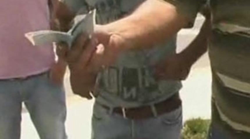 Hazırladığı r&uuml;şveti g&ouml;sterdi!