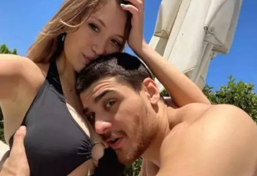 Mehmet Ali Erbil'in kızı Yasmin Erbil sevgilisi Yiğit Poyraz ile ilgili paylaşım yaptı! Paylaşımı g&uuml;ndem oldu