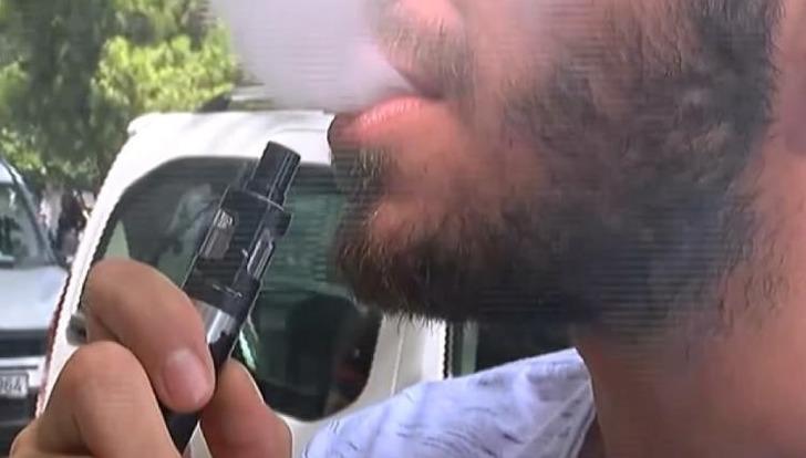 Elektronik sigara içenler aman dikkat! Uzmanından ’tiryaki dili’ uyarısı! Kalıcı tat kaybına neden olabiliyor G2