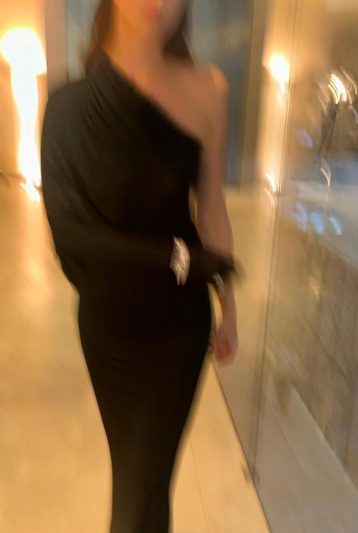 Rusya'nın en seksi kadını seçilmişti! Irina Shayk davet tarzıyla tam not aldı G3