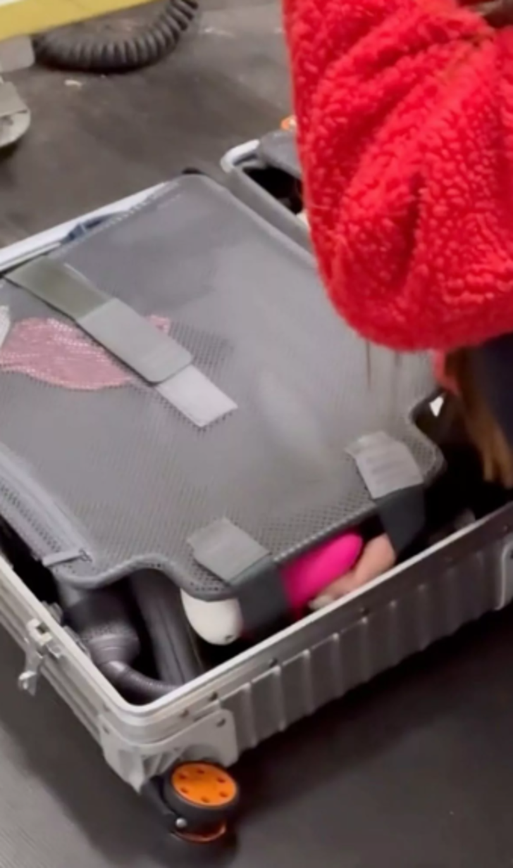 Bavulundan 'tuhaf titreşim sesi' gelince uçağı terk etmesi istendi! Bavulundan çıkan utandırdı... "Yüzüm kıpkırmızı kesildi" G2